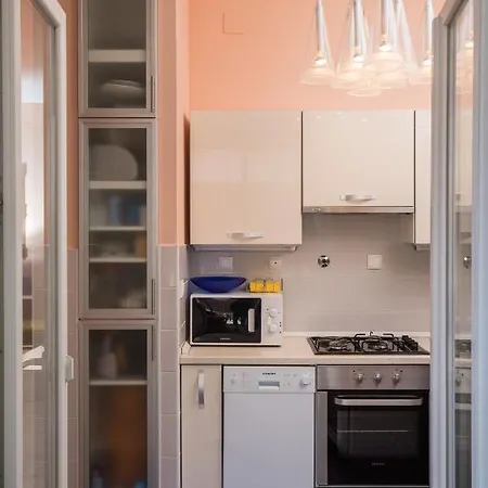 Van Gogh Apartment *